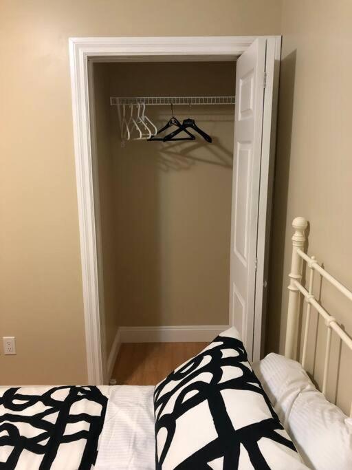 Modern Private Suite Close To Everything 溫哥華 外观 照片