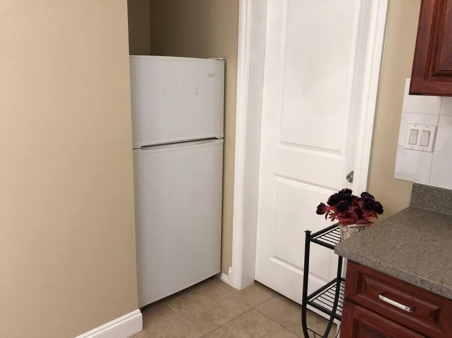 Modern Private Suite Close To Everything 溫哥華 外观 照片