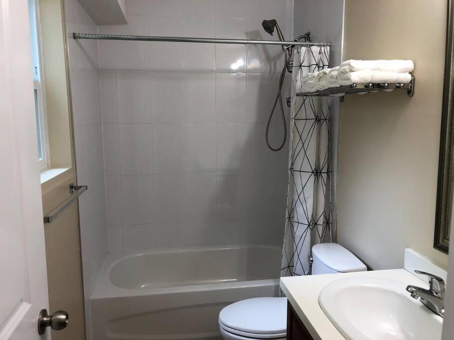 Modern Private Suite Close To Everything 溫哥華 外观 照片