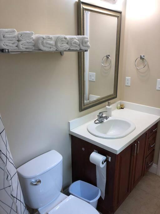 Modern Private Suite Close To Everything 溫哥華 外观 照片